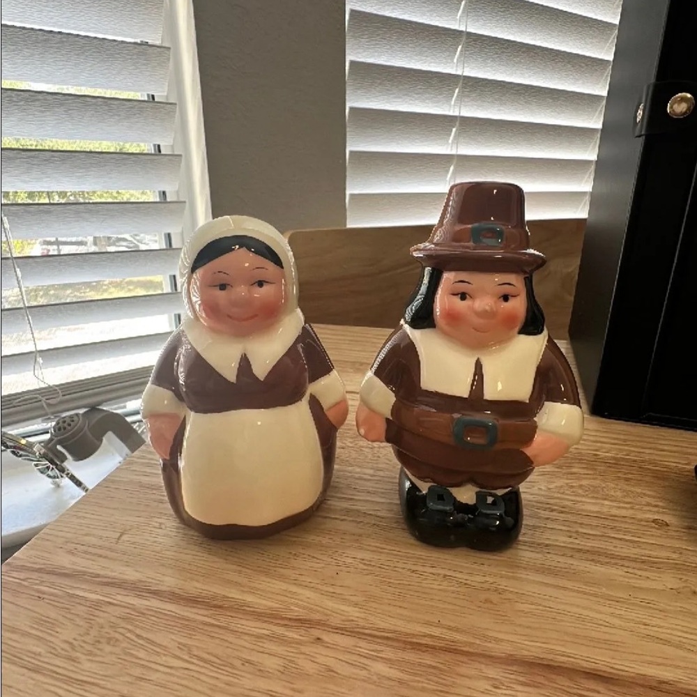 Pilgrim Pair Salt and Pepper Shakers